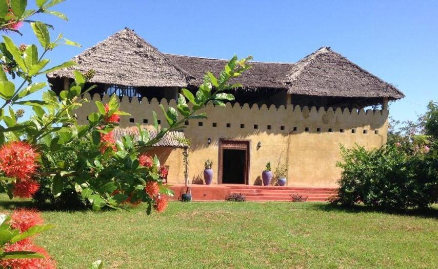 Pangani Cliffs Lodge Exterior foto